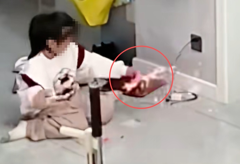 女孩玩拼豆被烧伤，妈妈晒出监控画面：这就是个“隐形炸弹”
