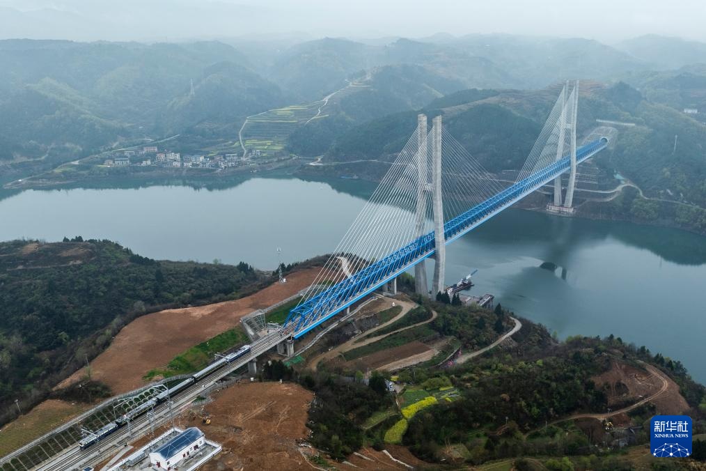 西十高铁湖北段启动联调联试