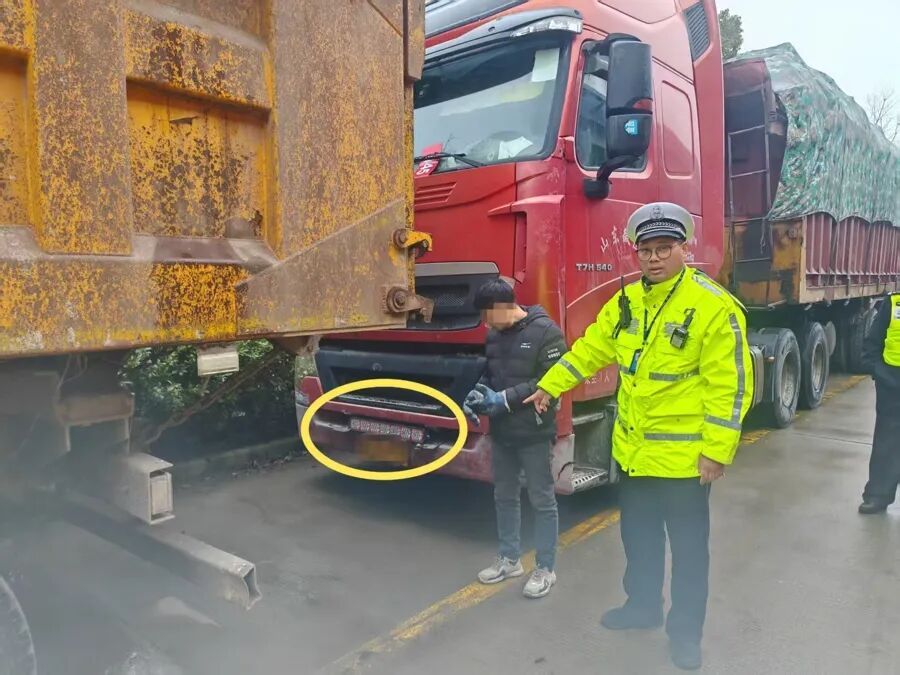 一次记6分，罚款2500元！上海民警倒吸凉气：司机胆太大！