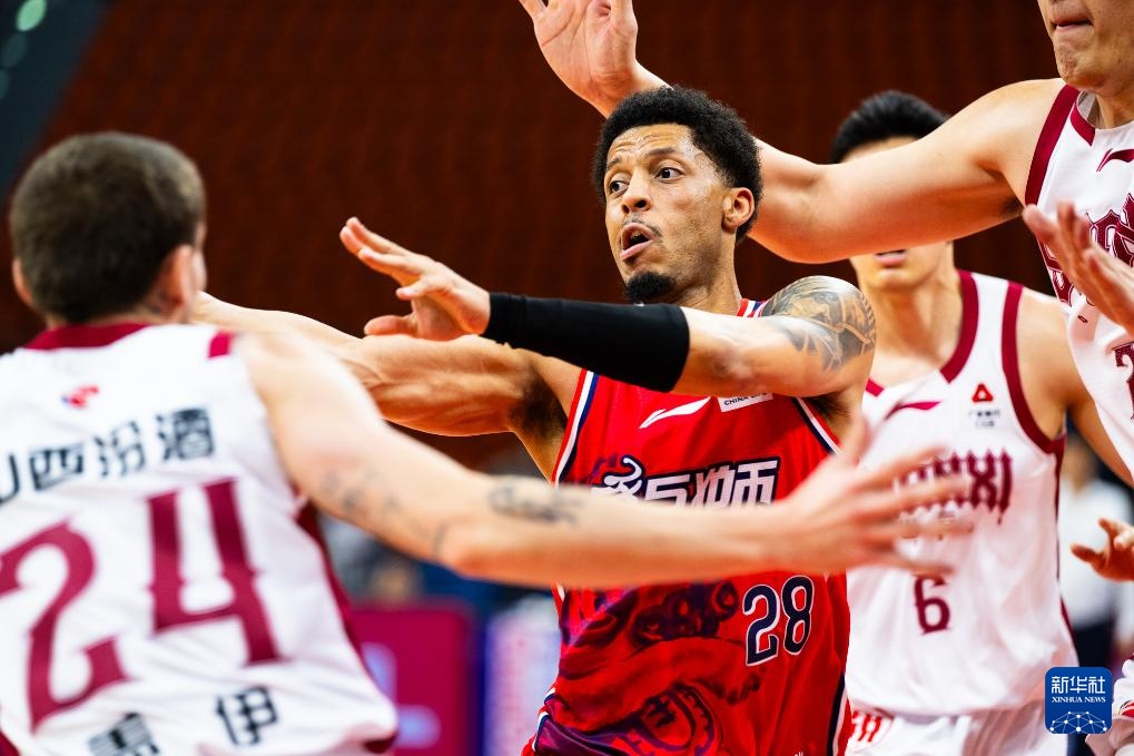 CBA常规赛：广州朗肽海本胜山西汾酒