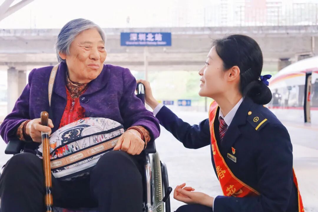 11台20线！这座超大高铁站停满复兴号！