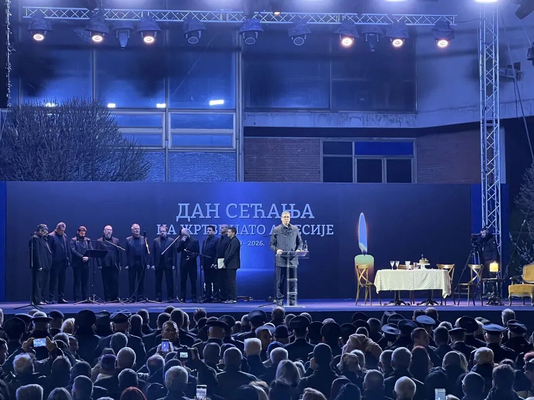 武契奇悼念北约轰炸南联盟遇难者