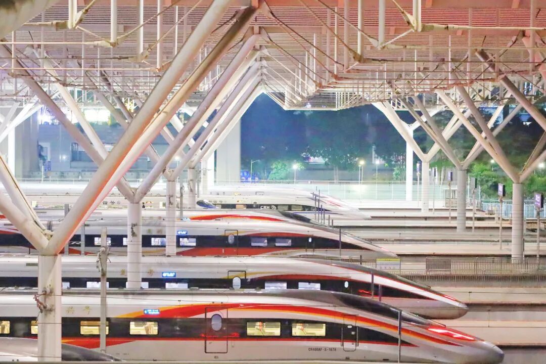 11台20线！这座超大高铁站停满复兴号！