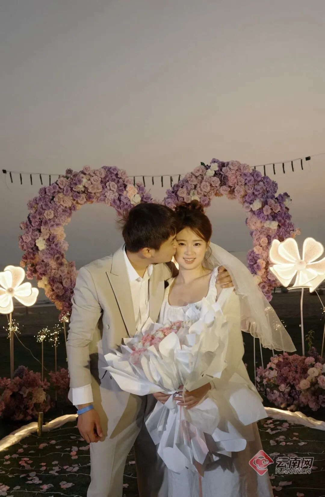 撒糖！“大专男生开面馆陪女友读研”后续来啦