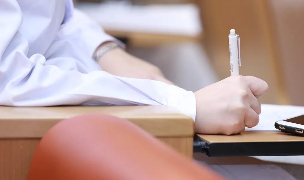 嘴唇发紫是心脏在“求救”？原来心脏不好的人，脸上会“报警”