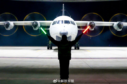 起飞！海军战机飞行训练图上新