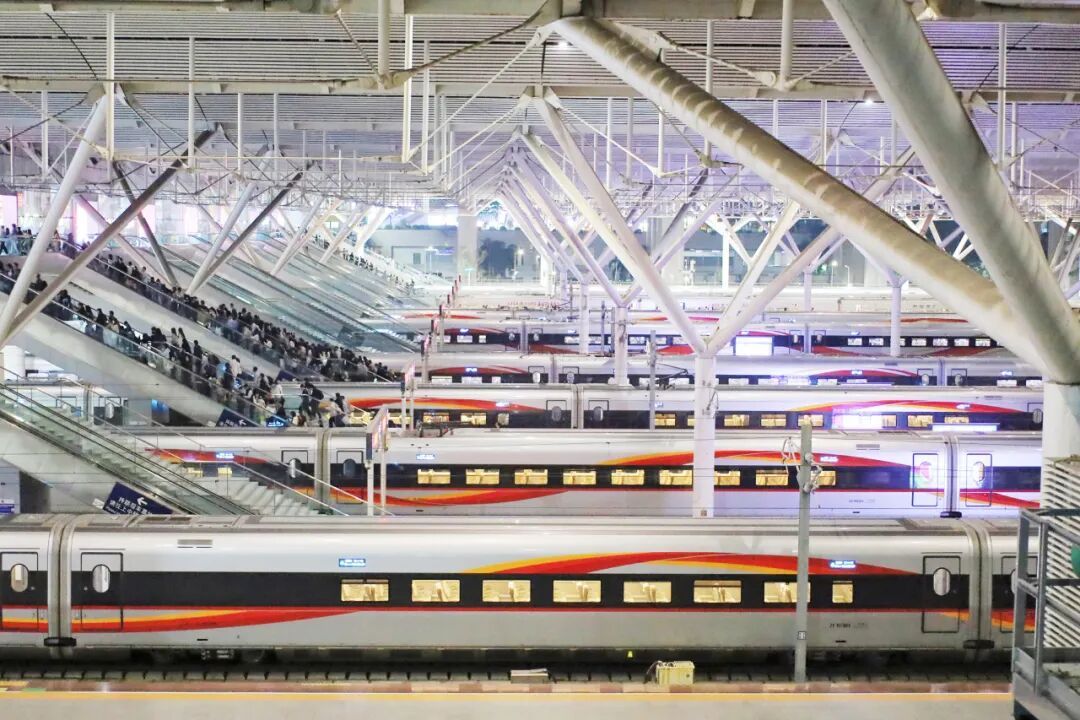 11台20线！这座超大高铁站停满复兴号！
