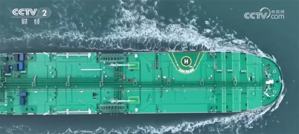 我国自研新一代超大型油船成功交付 中国造船业巨轮驶向更广阔“蓝海”