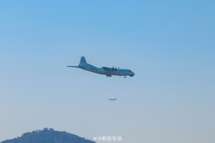 起飞！海军战机飞行训练图上新