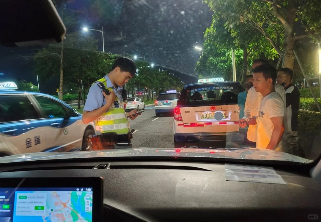 外国网友发帖称在深圳丢了护照，“全城都在安慰我：丢不了！”