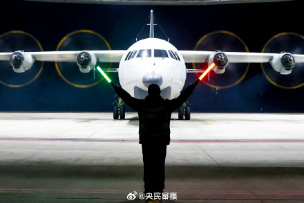 砺剑海天！海军航空兵跨昼夜飞训大片