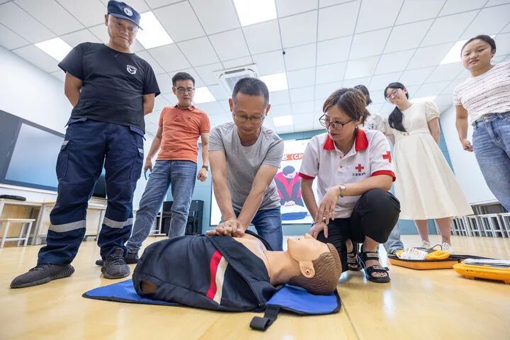 啥是心源性猝死？有何征兆？怎样识别？如何防治？