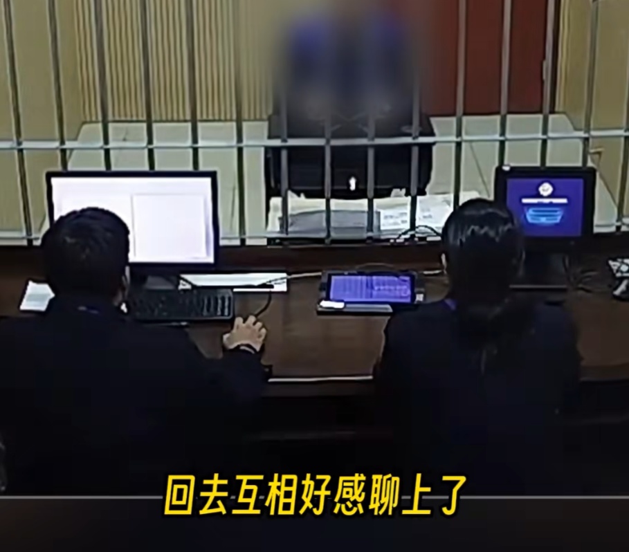 上海小伙为“癌症”女友多次转钱，女友却拿着他的10多万，转身跟主持人谈起了“恋爱”