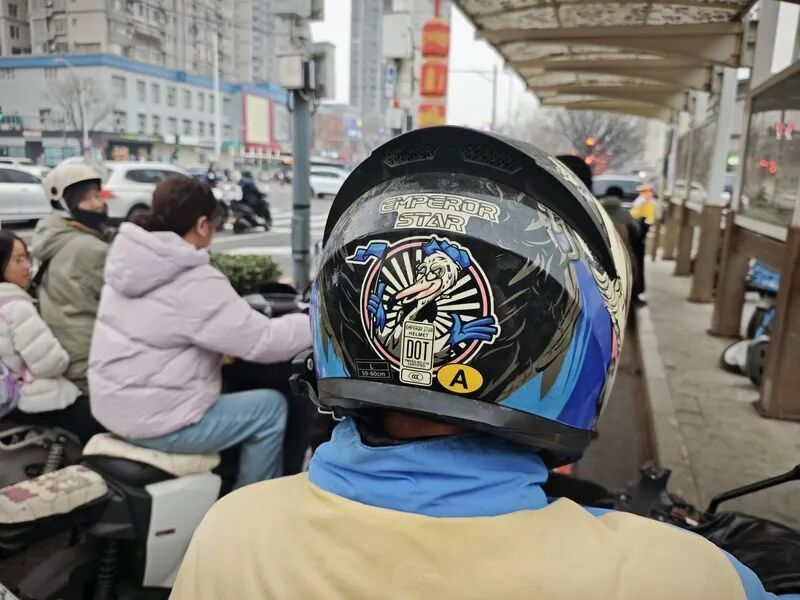 5月起，北京骑电动自行车不戴头盔算违规！选盔避“坑”攻略请查收