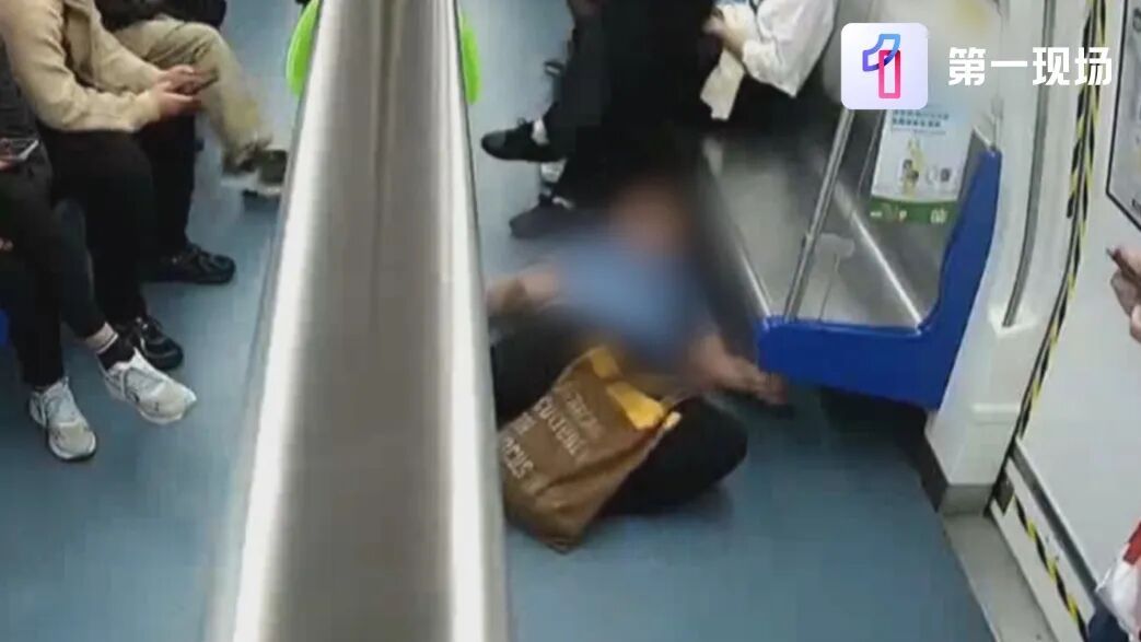 抓人在行，救人也在行！男子在地铁里抽搐昏迷，深圳便衣民警秒出手
