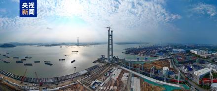 中国建起世界最大跨径双层悬索桥 中国建起世界最大跨径双层悬索桥