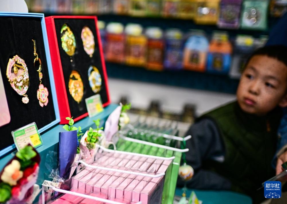 北京：公园市集＋地标文创 点亮春日消费