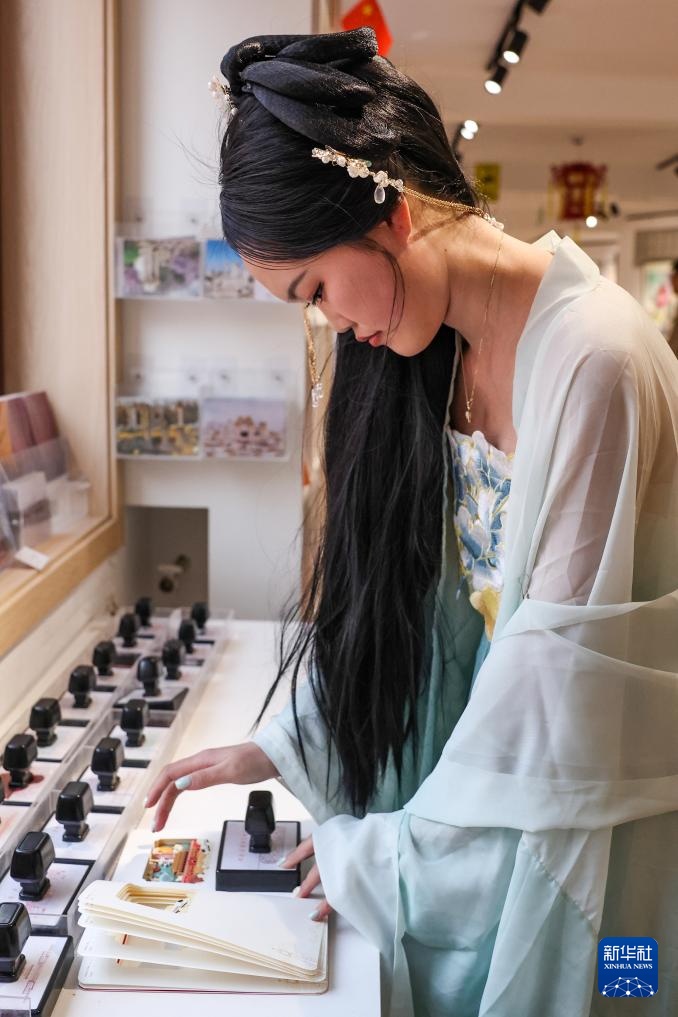 北京：公园市集＋地标文创 点亮春日消费