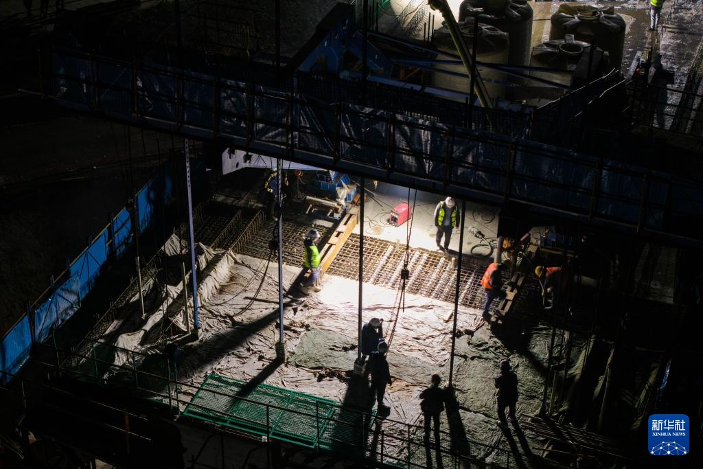 邵永高铁控制性工程龙井头特大桥连续梁合龙