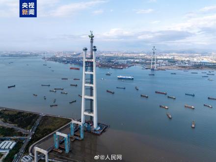 中国建起世界最大跨径双层悬索桥 中国建起世界最大跨径双层悬索桥