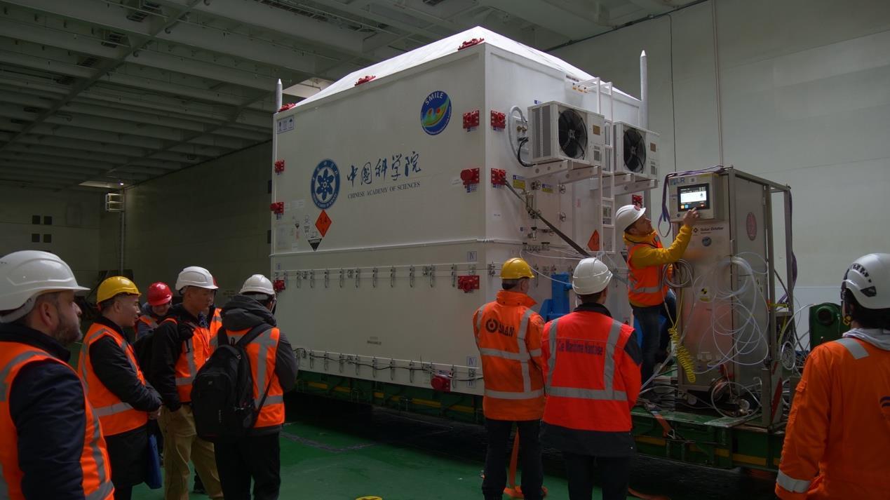 中欧合作“微笑卫星”完成发射场最后准备 计划4月9日发射 中欧合作“微笑卫星”完成发射场最后准备 计划4月9日发射