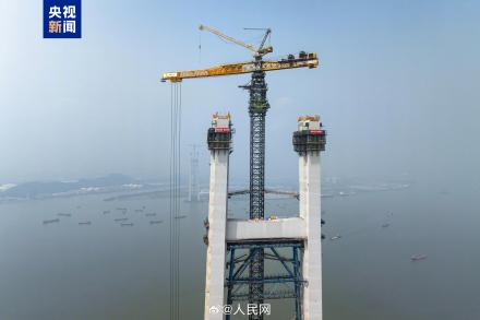 中国建起世界最大跨径双层悬索桥 中国建起世界最大跨径双层悬索桥