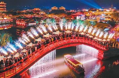 能逛能观演，旅游+演艺碰撞出怎样的火花