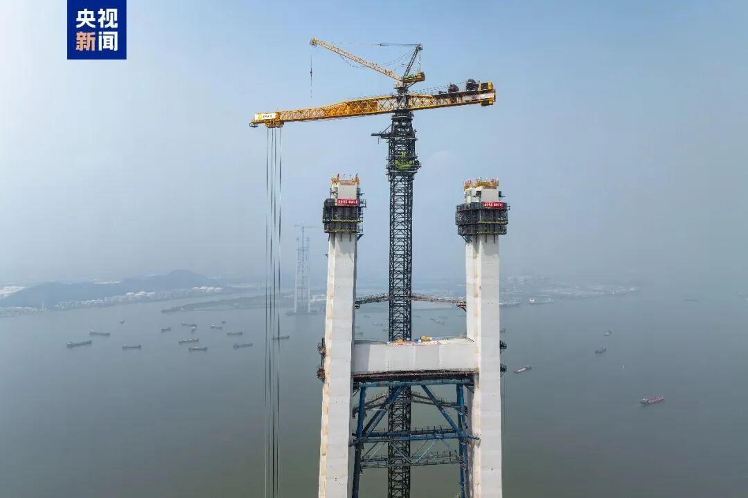 这座拥有五项世界第一的大桥，主塔封顶！