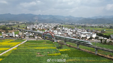 日均接待6000人次!最近这座县城火车站火了 日均接待6000人次!最近这座县城火车站火了