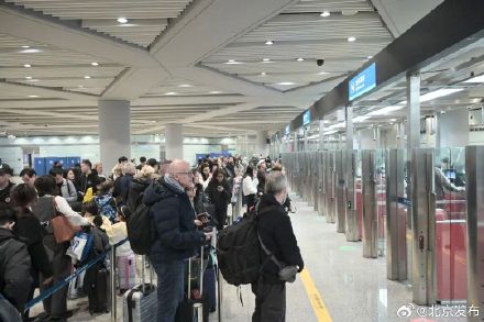 北京口岸出入境人员总量突破500万人次，较去年提前12天
