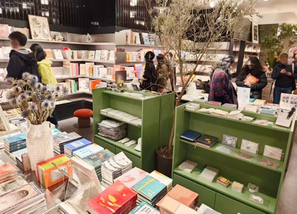 北京特色书店火出春日“书适圈”