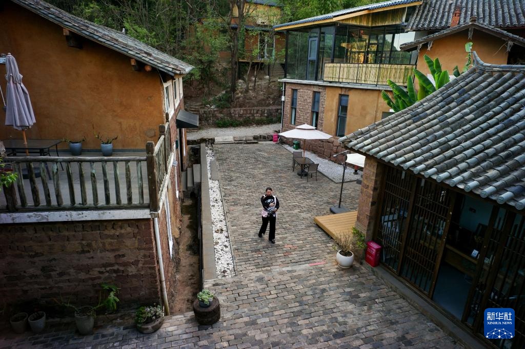 云南嵩明东村:巧做“闲置文章” 发展旅居新业态 云南嵩明东村:巧做“闲置文章” 发展旅居新业态