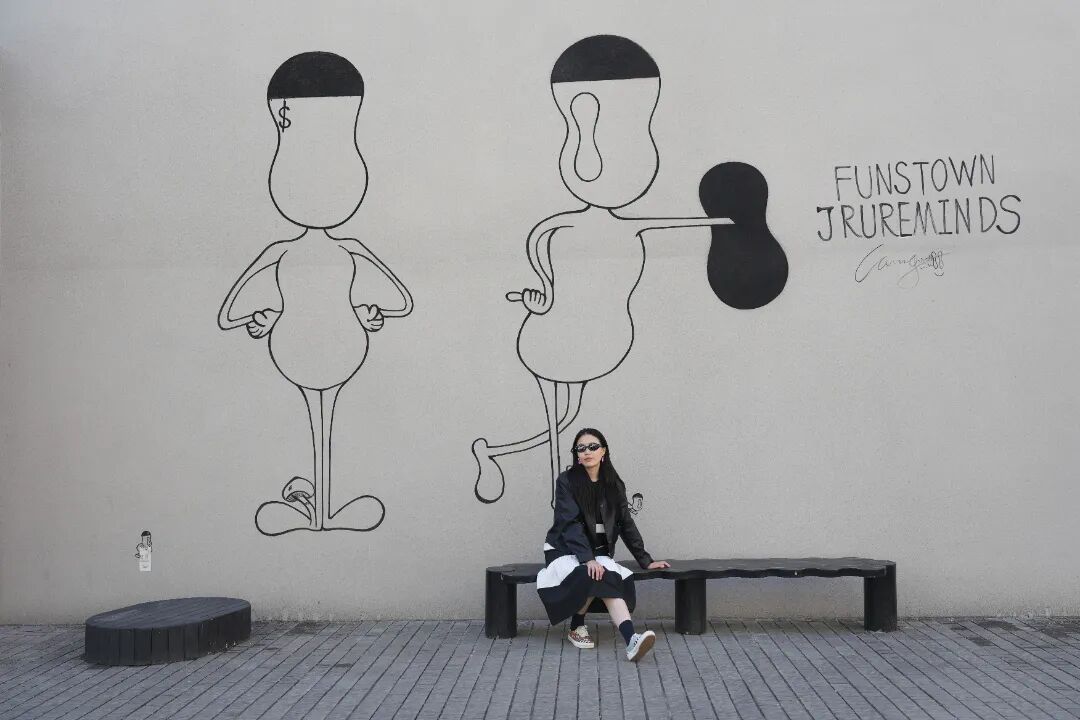 北京胡同里,悄悄多了些“新东西”?电箱穿新衣、路灯有“翅膀”…… 北京胡同里,悄悄多了些“新东西”?电箱穿新衣、路灯有“翅膀”……