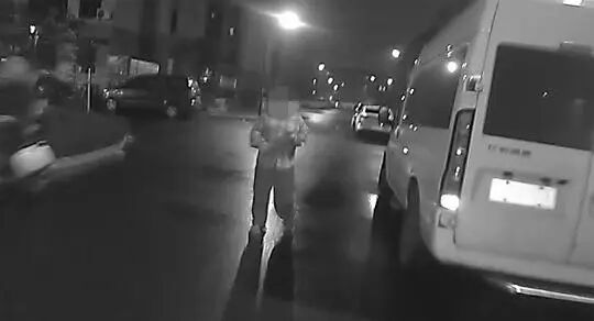 9岁女儿突然“失联”急坏妈妈!民警翻窗发现…… 9岁女儿突然“失联”急坏妈妈!民警翻窗发现……