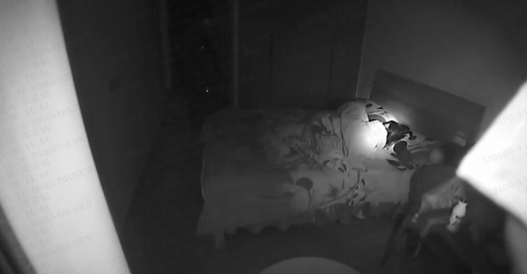 9岁女儿突然“失联”急坏妈妈!民警翻窗发现…… 9岁女儿突然“失联”急坏妈妈!民警翻窗发现……