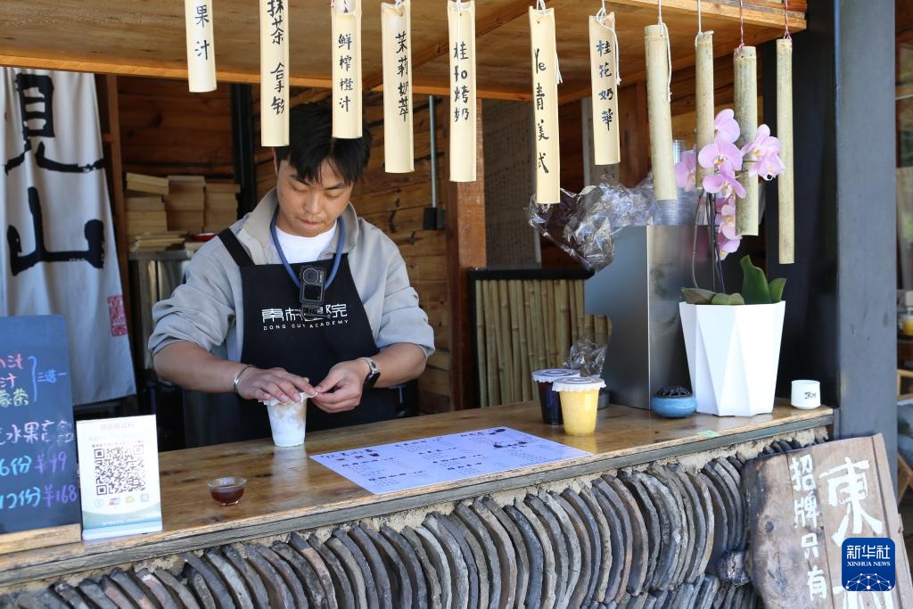 云南嵩明东村:巧做“闲置文章” 发展旅居新业态 云南嵩明东村:巧做“闲置文章” 发展旅居新业态