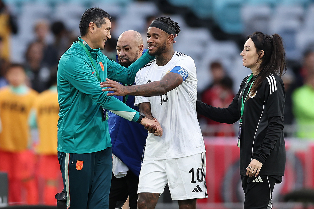 国足主帅邵佳一:赢球是对球队最大的鼓励,最大收获是自信 国足主帅邵佳一:赢球是对球队最大的鼓励,最大收获是自信