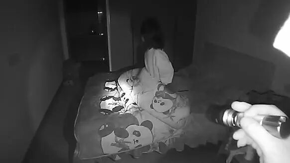 9岁女儿突然“失联”急坏妈妈!民警翻窗发现…… 9岁女儿突然“失联”急坏妈妈!民警翻窗发现……