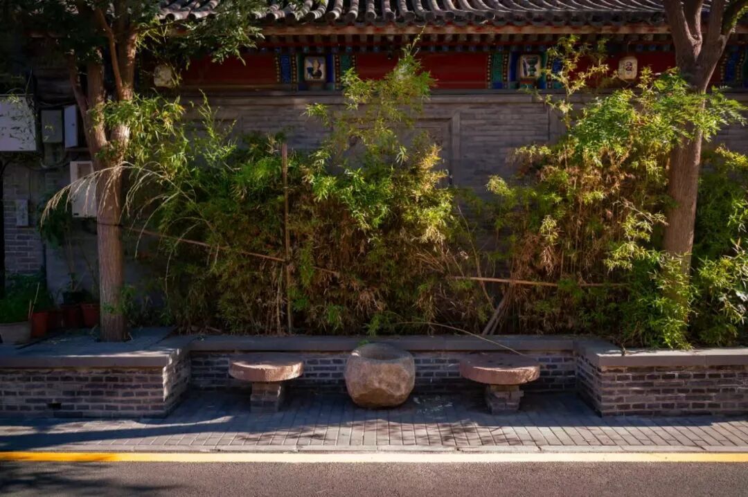 北京胡同里,悄悄多了些“新东西”?电箱穿新衣、路灯有“翅膀”…… 北京胡同里,悄悄多了些“新东西”?电箱穿新衣、路灯有“翅膀”……