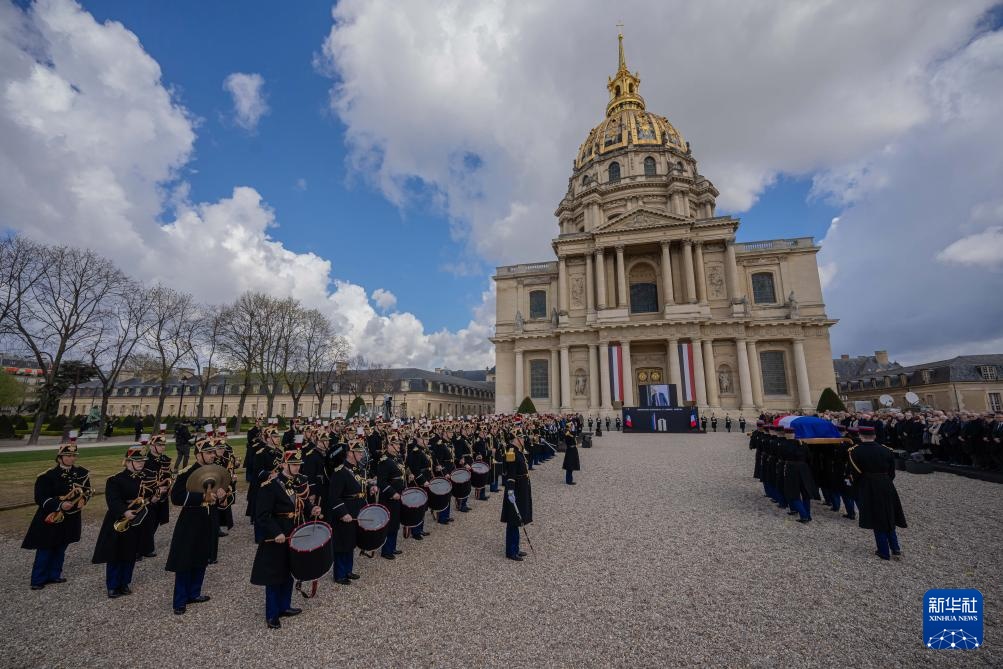 法国举行活动悼念前总理若斯潘