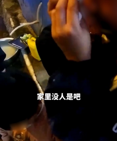 告诉孩子:走丢了怎么办?找警察叔叔(警察叔叔会买吃的) 告诉孩子:走丢了怎么办?找警察叔叔(警察叔叔会买吃的)
