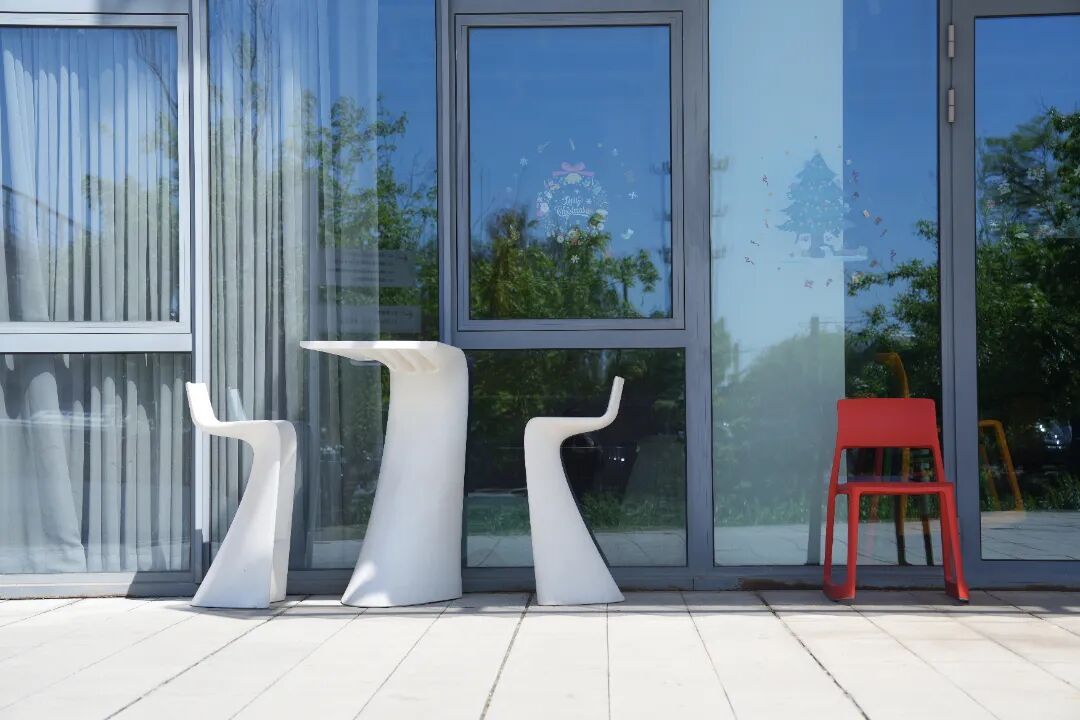 北京胡同里,悄悄多了些“新东西”?电箱穿新衣、路灯有“翅膀”…… 北京胡同里,悄悄多了些“新东西”?电箱穿新衣、路灯有“翅膀”……