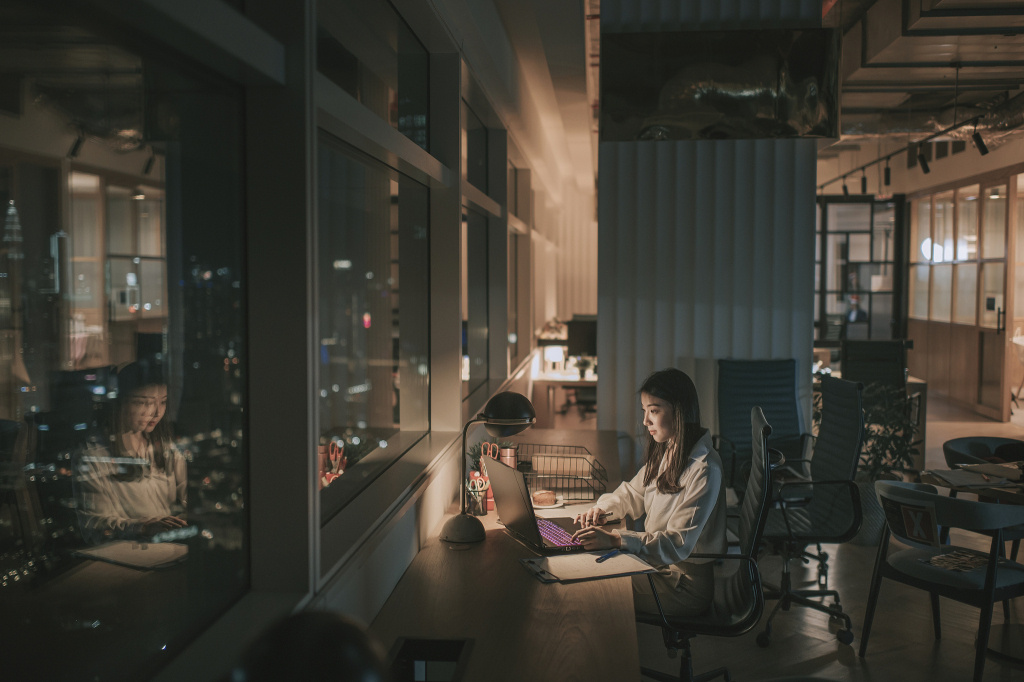 为什么我们必须等到下班，才能开始“真正的工作”？