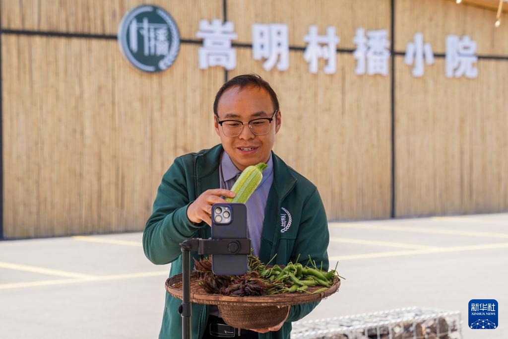 云南嵩明东村:巧做“闲置文章” 发展旅居新业态 云南嵩明东村:巧做“闲置文章” 发展旅居新业态