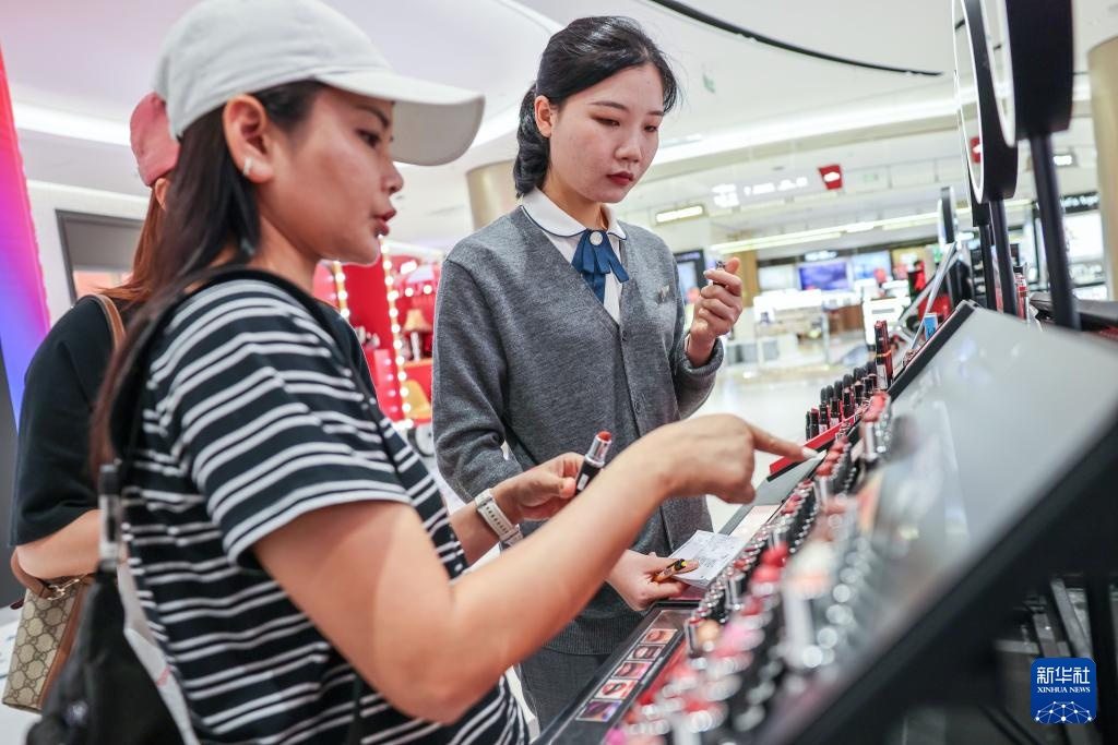 封关百日 免税红利持续释放 封关百日 免税红利持续释放