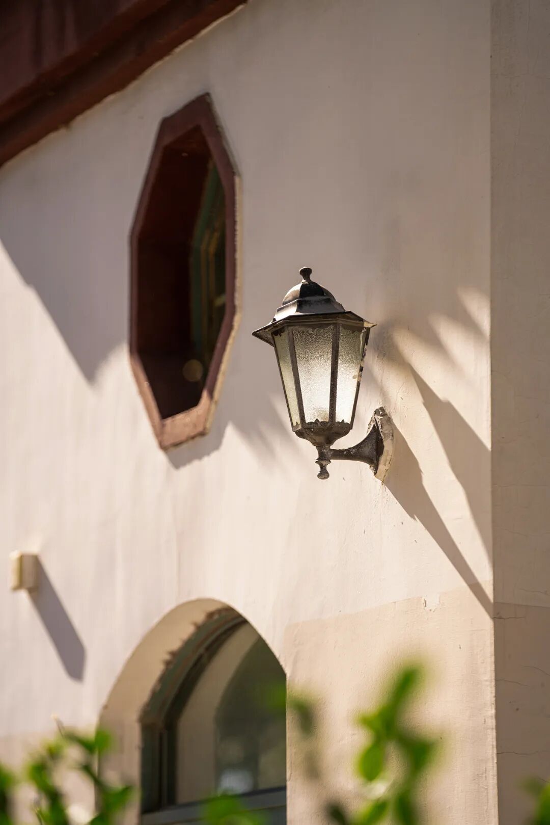 北京胡同里,悄悄多了些“新东西”?电箱穿新衣、路灯有“翅膀”…… 北京胡同里,悄悄多了些“新东西”?电箱穿新衣、路灯有“翅膀”……