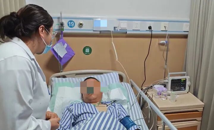 男子不听医生劝告，一小时后在高速上突发心梗