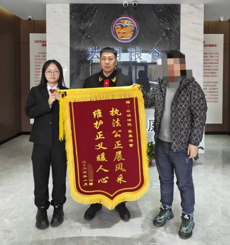 一米八东北男子举债凑齐彩礼,婚后多次遭妻子家暴,称“实在熬不下去了”起诉离婚 一米八东北男子举债凑齐彩礼,婚后多次遭妻子家暴,称“实在熬不下去了”起诉离婚