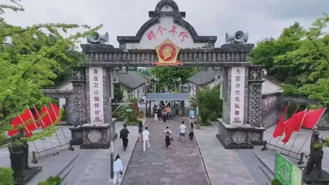 沿着高铁去看花｜一条线路看遍贵州最顶级的春日色彩