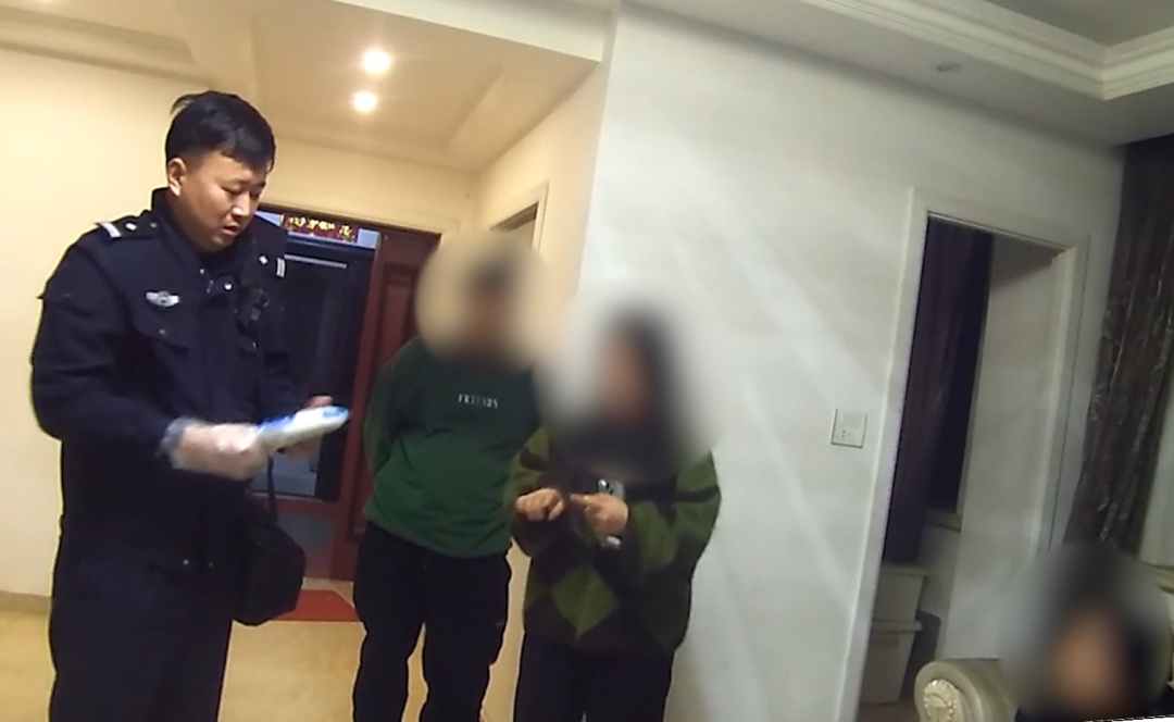 家里最粗的项链被偷！伸手的竟然是闺蜜…